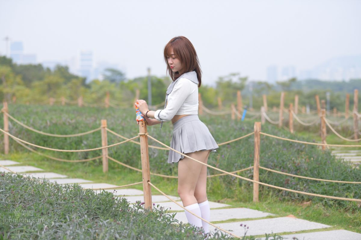 [Mojing Street] 095 Sexy and Moving Beauty in a Small Pleated Skirt photo 4