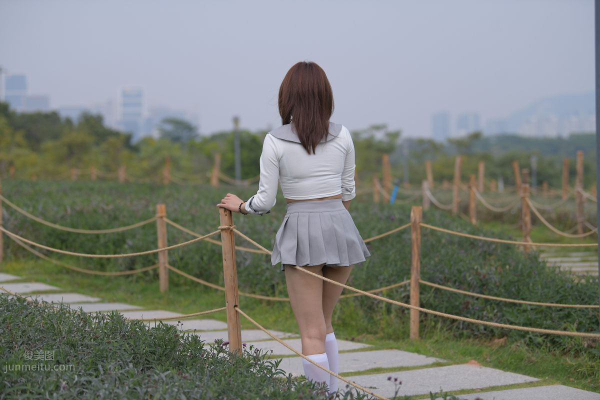 [Mojing Street] 095 Sexy and Moving Beauty in a Small Pleated Skirt photo 9