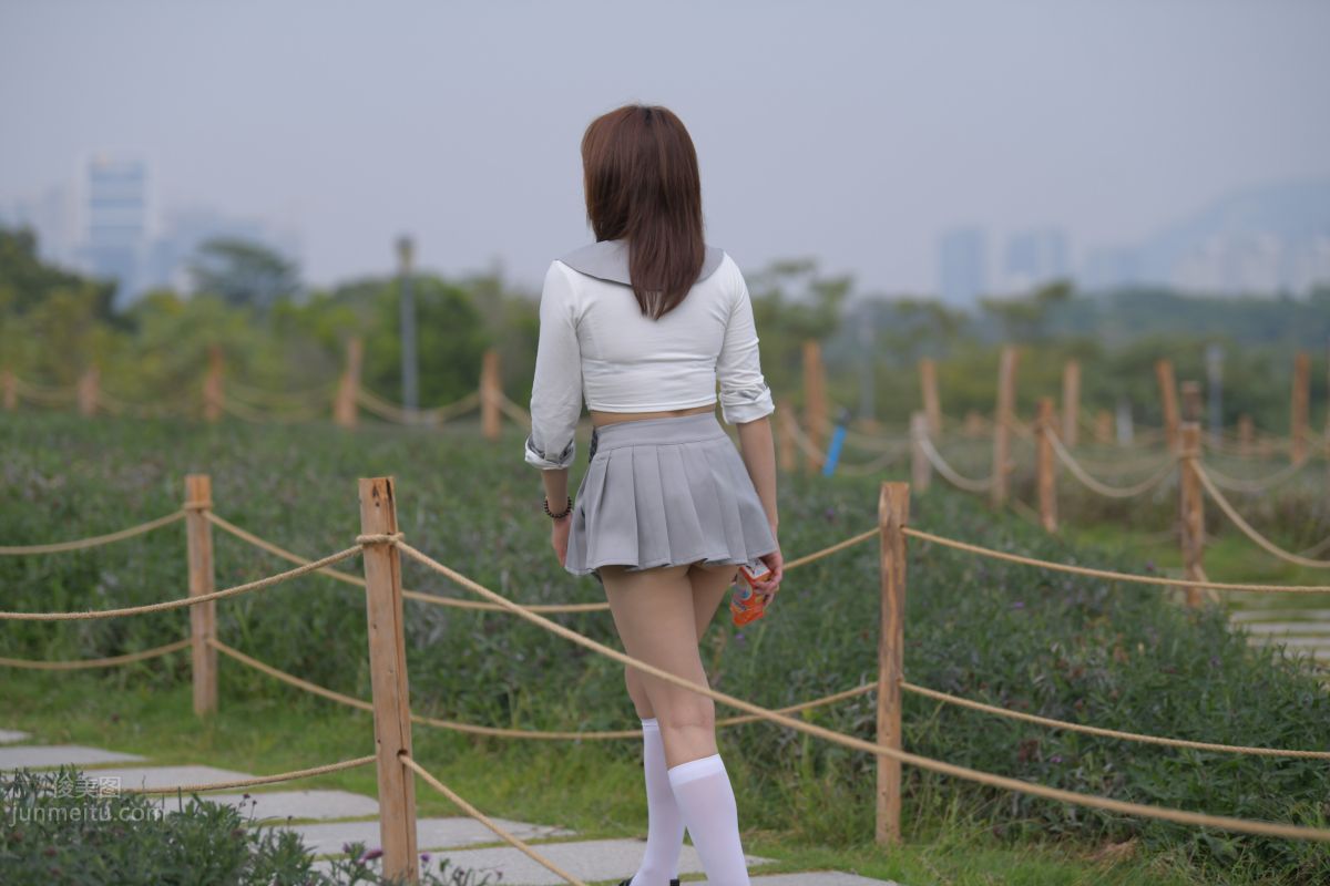 [Mojing Street] 095 Sexy and Moving Beauty in a Small Pleated Skirt photo 13