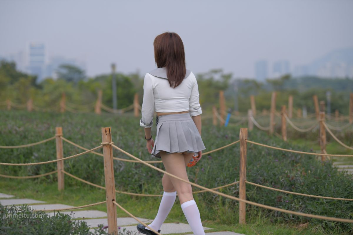 [Mojing Street] 095 Sexy and Moving Beauty in a Small Pleated Skirt photo 14