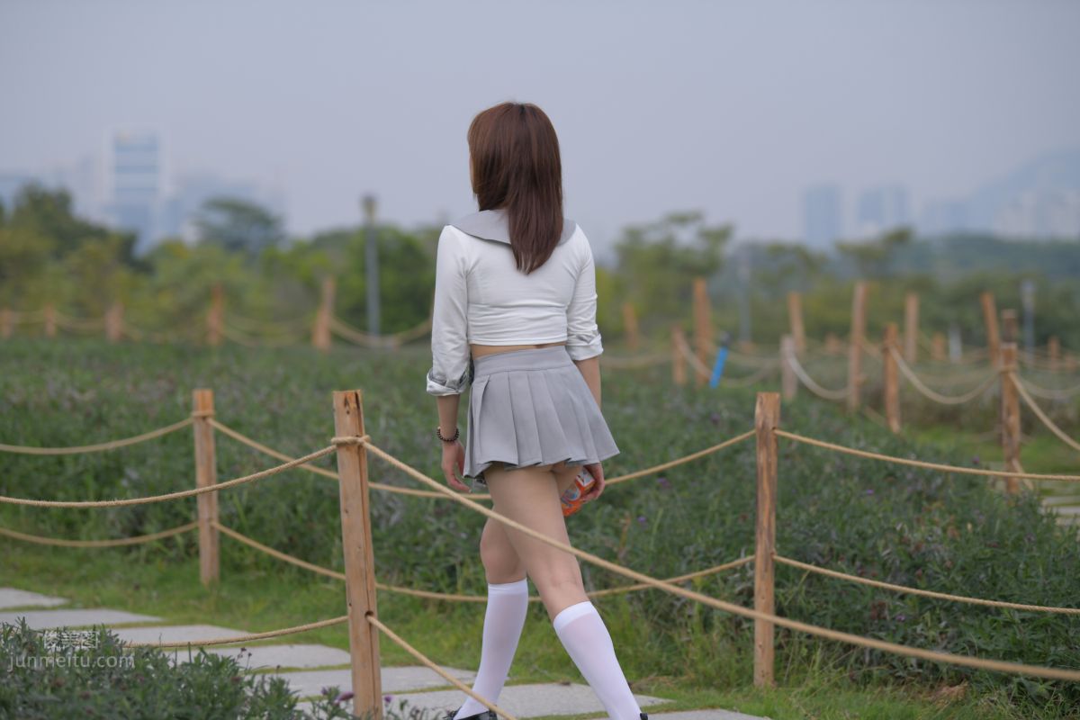 [Mojing Street] 095 Sexy and Moving Beauty in a Small Pleated Skirt photo 15