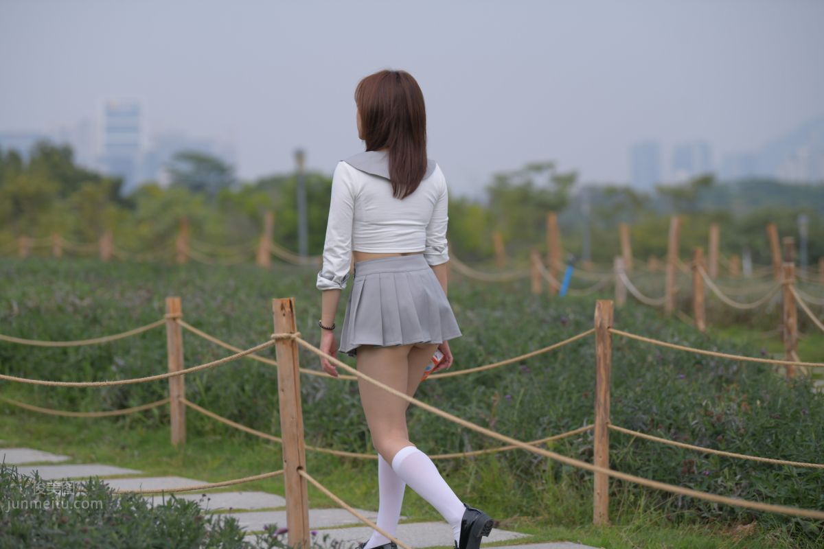 [Mojing Street] 095 Sexy and Moving Beauty in a Small Pleated Skirt photo 16
