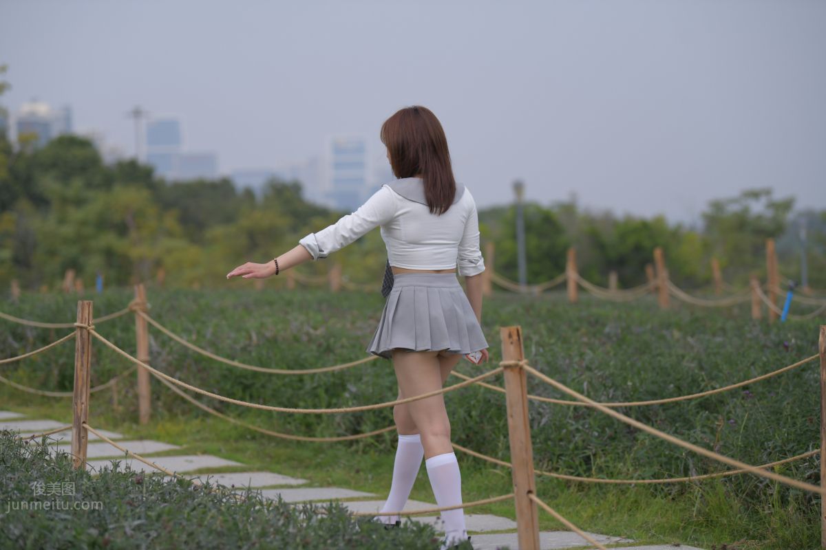 [Mojing Street] 095 Sexy and Moving Beauty in a Small Pleated Skirt photo 18