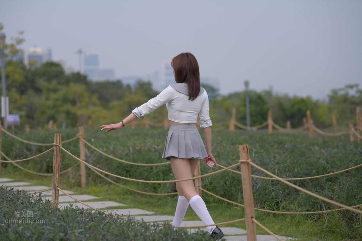 [Mojing Street] 095 Sexy and Moving Beauty in a Small Pleated Skirt photo 20
