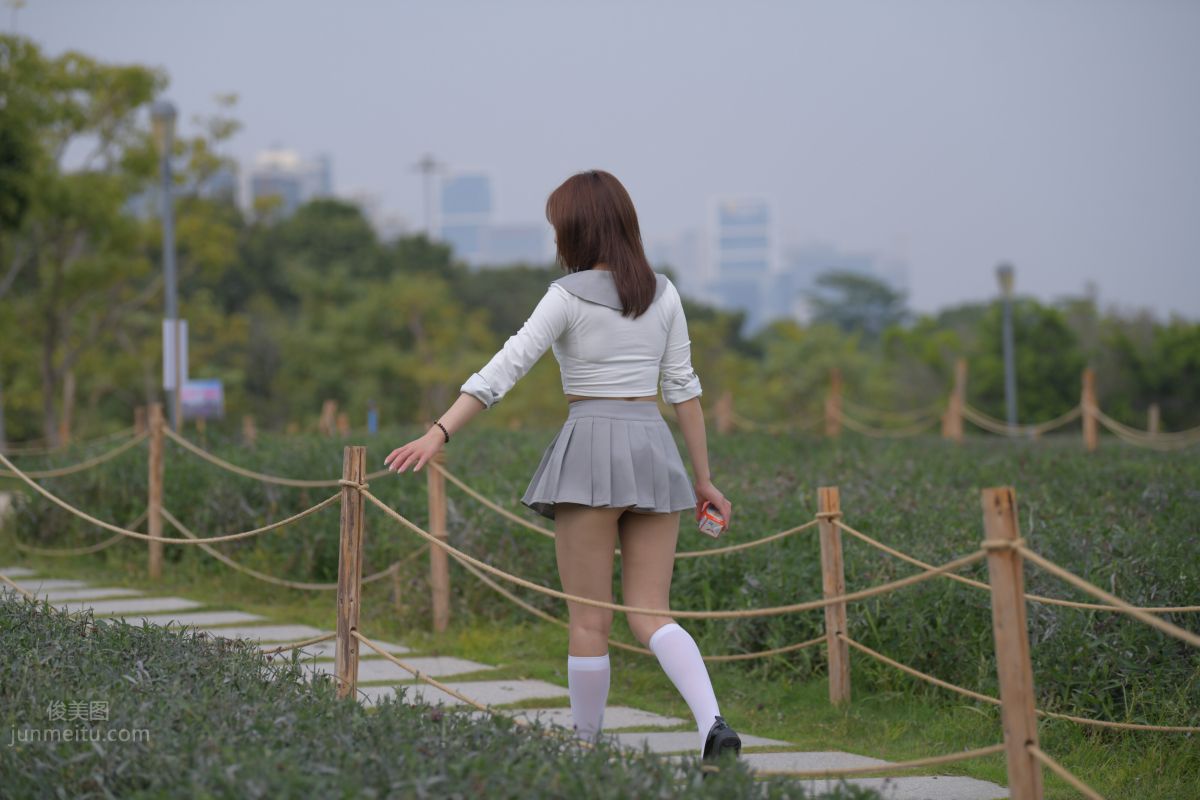 [Mojing Street] 095 Sexy and Moving Beauty in a Small Pleated Skirt photo 22