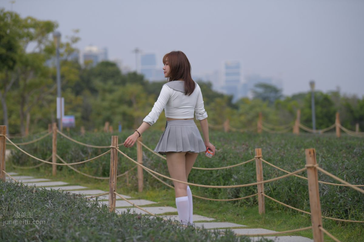 [Mojing Street] 095 Sexy and Moving Beauty in a Small Pleated Skirt photo 24