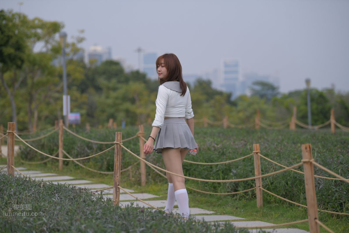 [Mojing Street] 095 Sexy and Moving Beauty in a Small Pleated Skirt photo 26