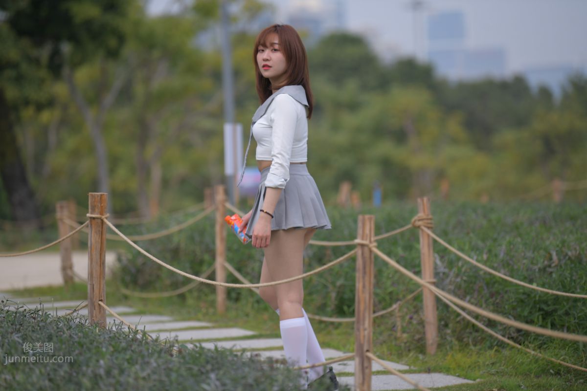 [Mojing Street] 095 Sexy and Moving Beauty in a Small Pleated Skirt photo 34