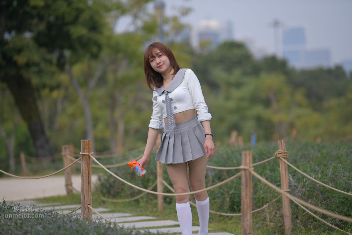 [Mojing Street] 095 Sexy and Moving Beauty in a Small Pleated Skirt photo 37