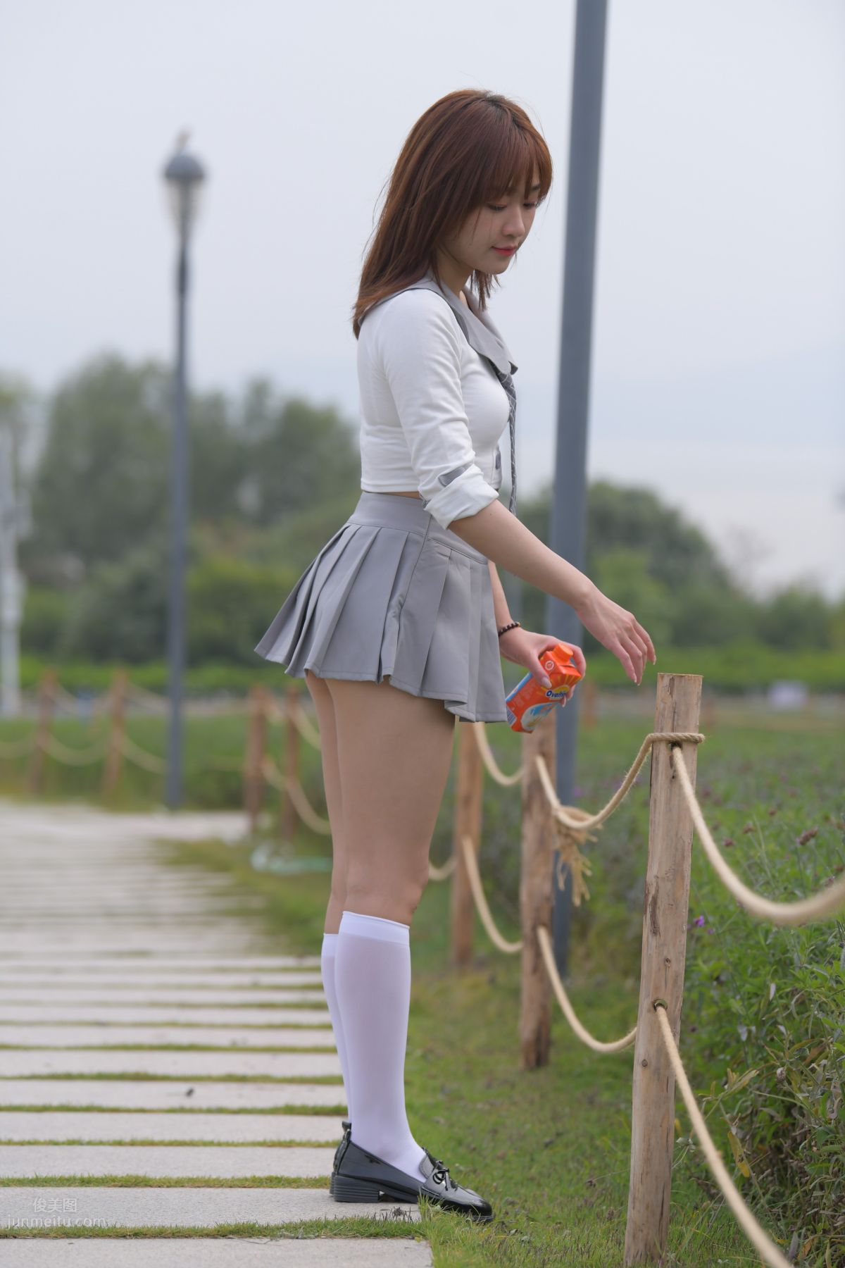 [Mojing Street] 095 Sexy and Moving Beauty in a Small Pleated Skirt photo 101