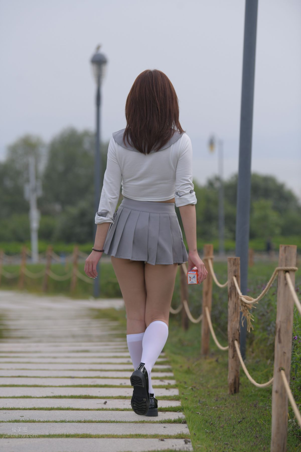 [Mojing Street] 095 Sexy and Moving Beauty in a Small Pleated Skirt photo 109