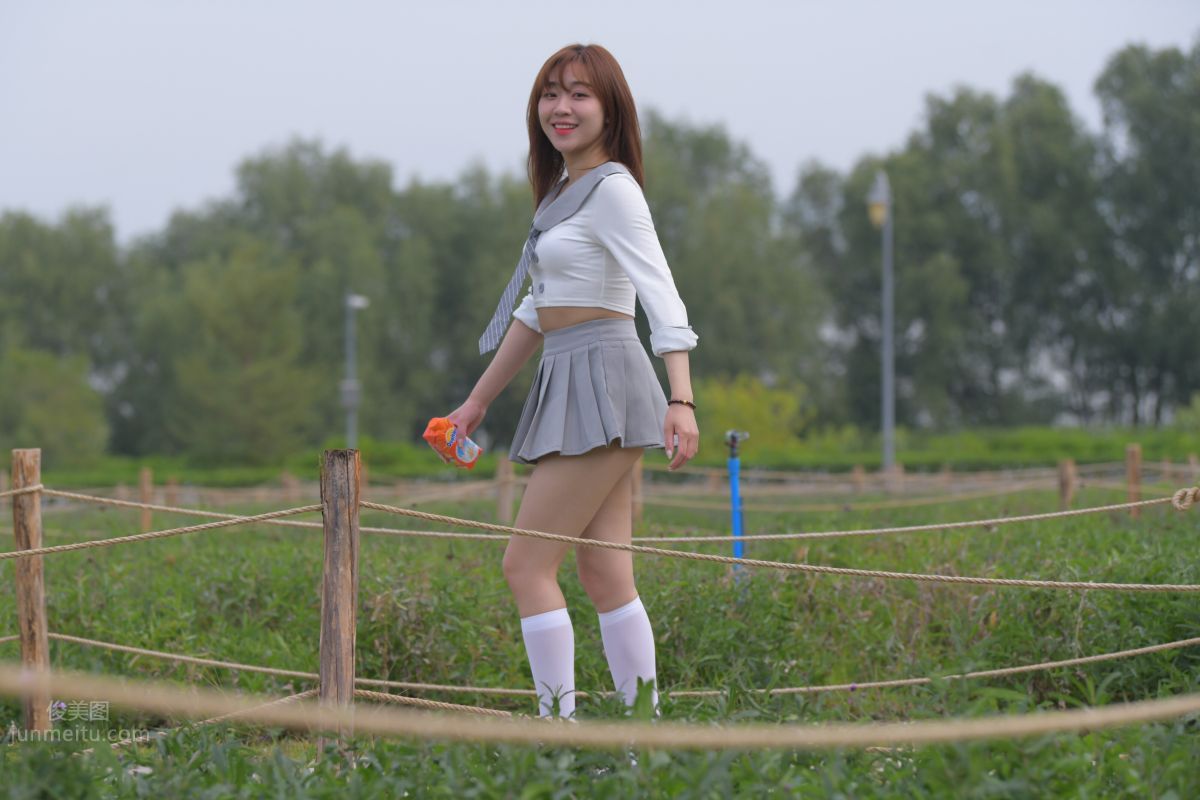 [Mojing Street] 095 Sexy and Moving Beauty in a Small Pleated Skirt photo 123