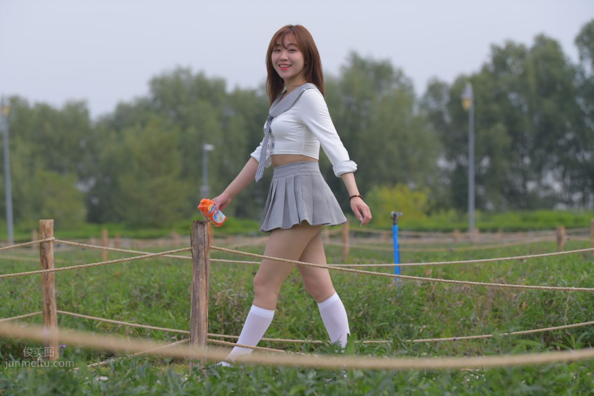 [Mojing Street] 095 Sexy and Moving Beauty in a Small Pleated Skirt photo 124