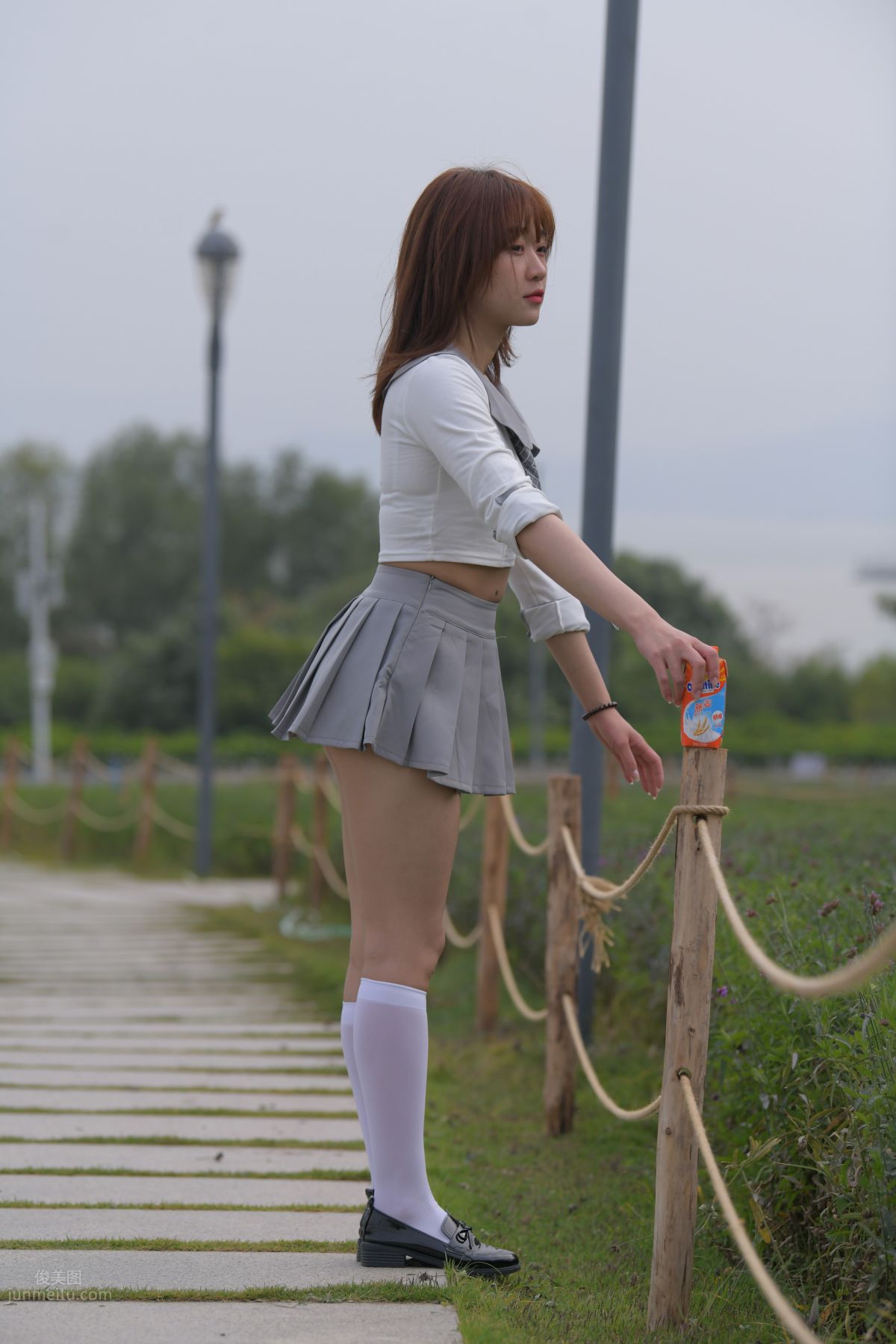 [Mojing Street] 095 Sexy and Moving Beauty in a Small Pleated Skirt photo 198