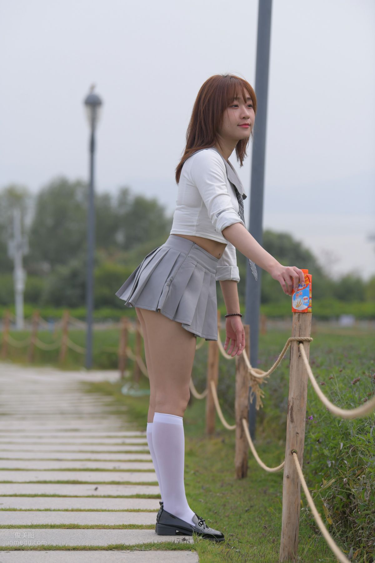 [Mojing Street] 095 Sexy and Moving Beauty in a Small Pleated Skirt photo 199