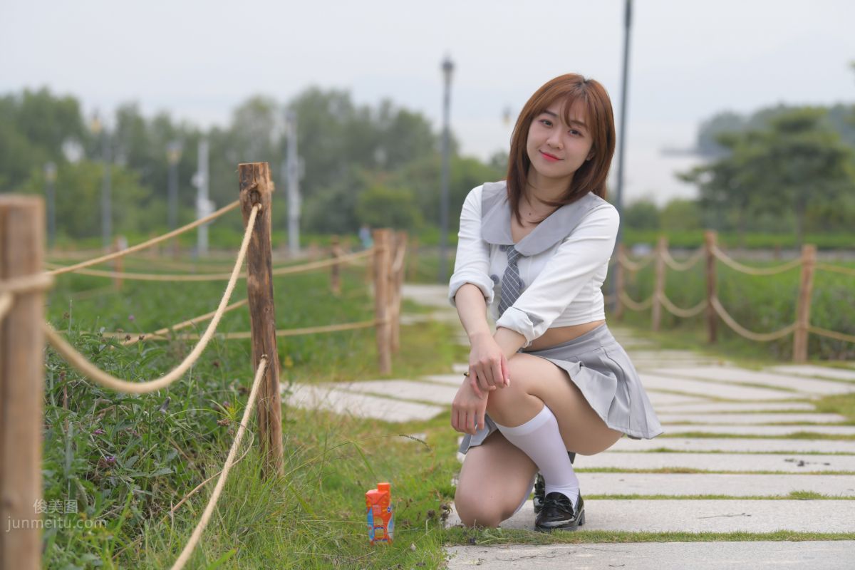 [Mojing Street] 095 Sexy and Moving Beauty in a Small Pleated Skirt photo 245