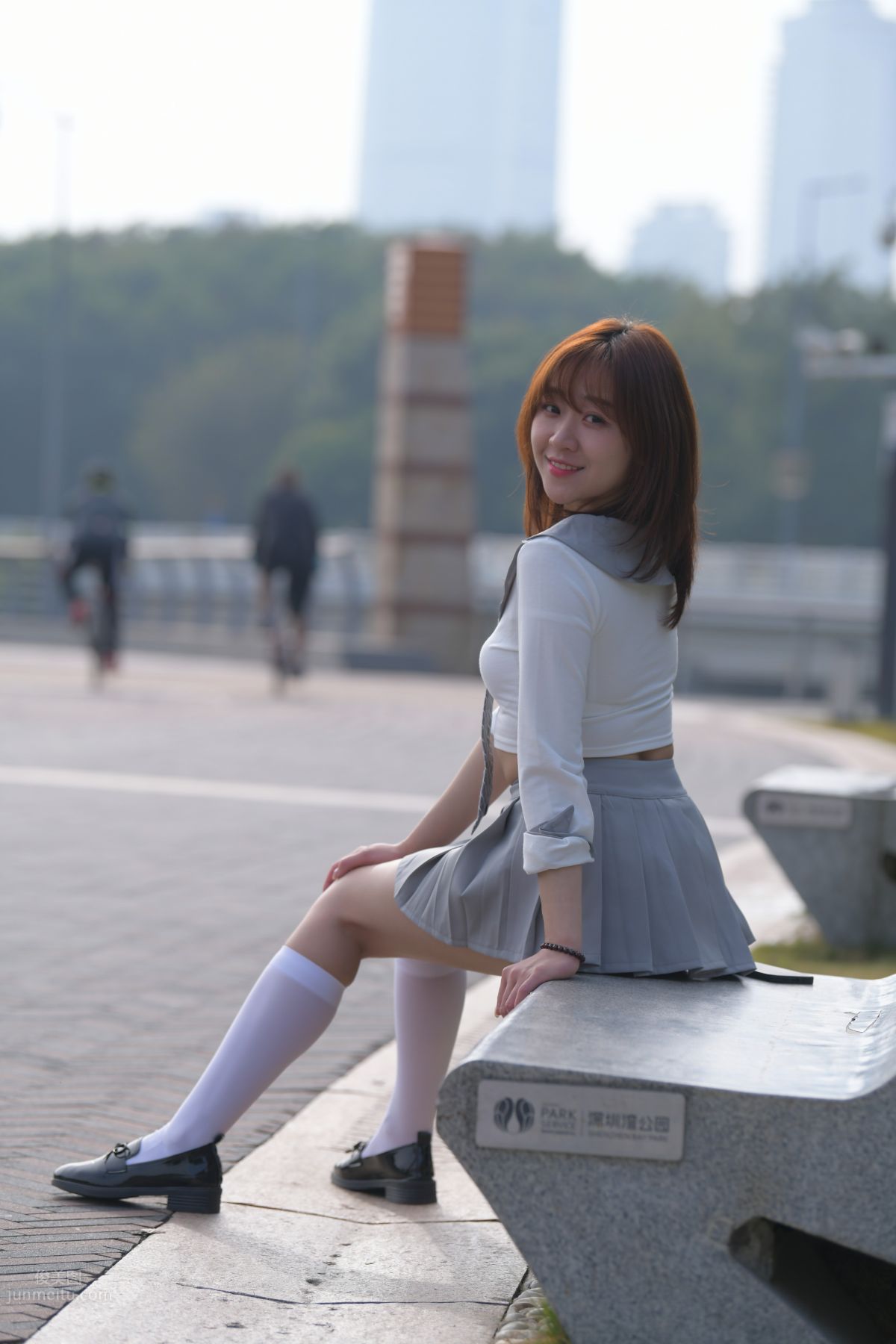 [Mojing Street] 095 Sexy and Moving Beauty in a Small Pleated Skirt photo 352