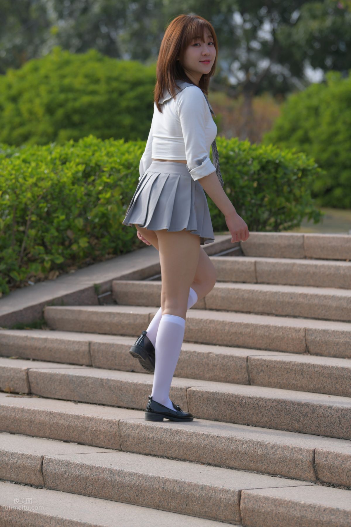[Mojing Street] 095 Sexy and Moving Beauty in a Small Pleated Skirt photo 372