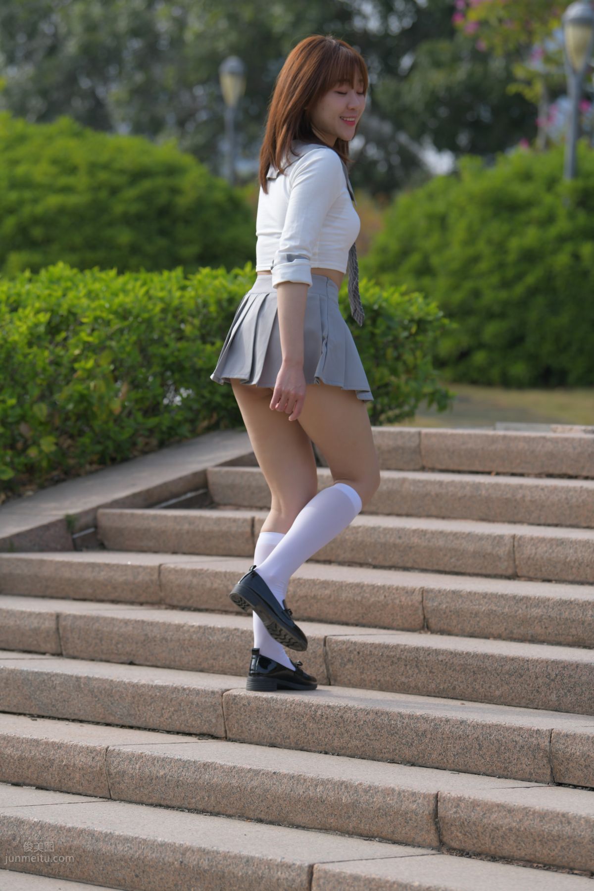[Mojing Street] 095 Sexy and Moving Beauty in a Small Pleated Skirt photo 376