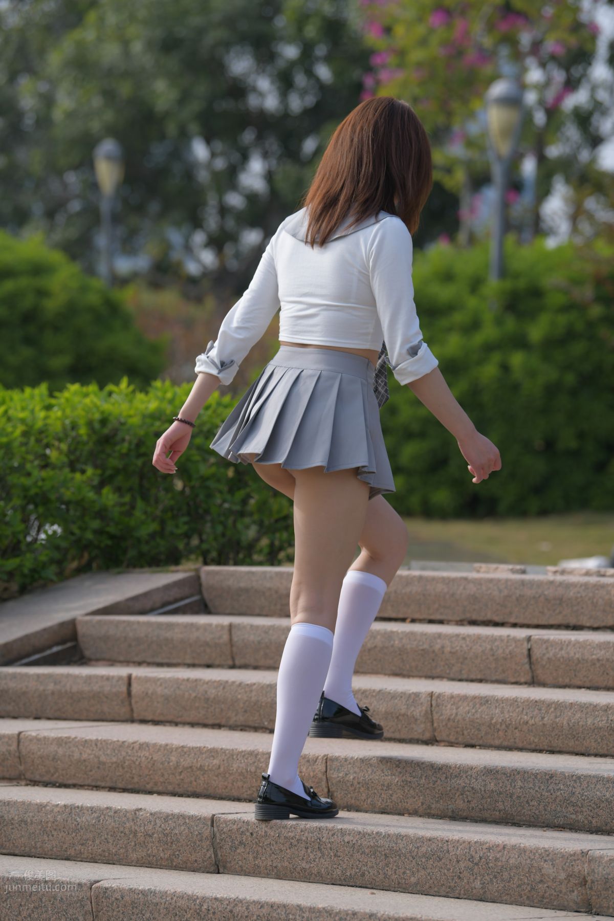 [Mojing Street] 095 Sexy and Moving Beauty in a Small Pleated Skirt photo 378