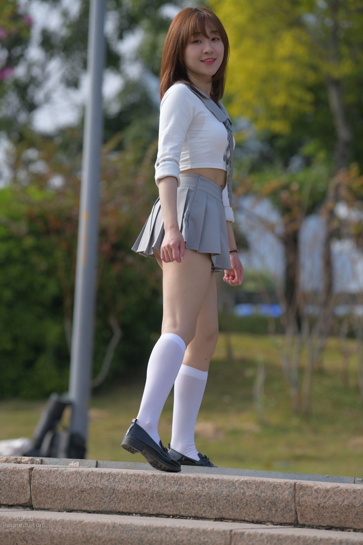 [Mojing Street] 095 Sexy and Moving Beauty in a Small Pleated Skirt photo 381