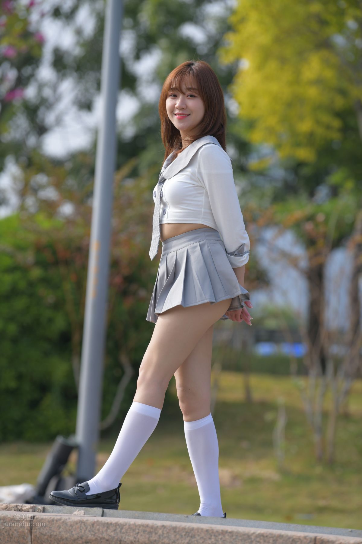 [Mojing Street] 095 Sexy and Moving Beauty in a Small Pleated Skirt photo 384