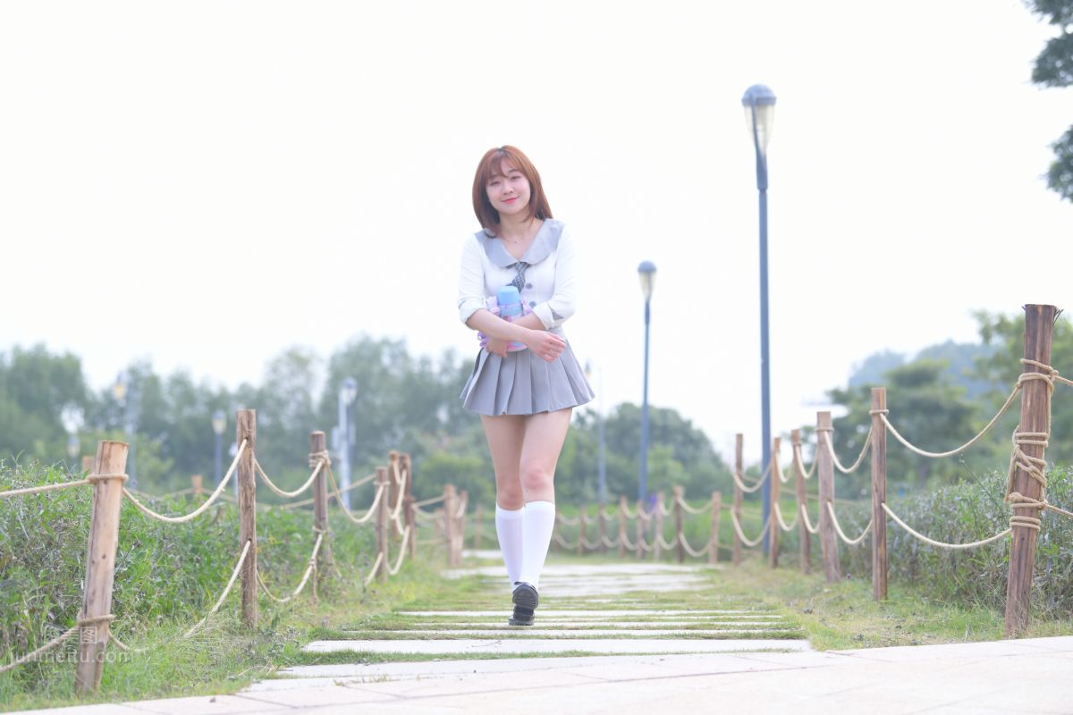 [Mojing Street] 095 Sexy and Moving Beauty in a Small Pleated Skirt photo 398