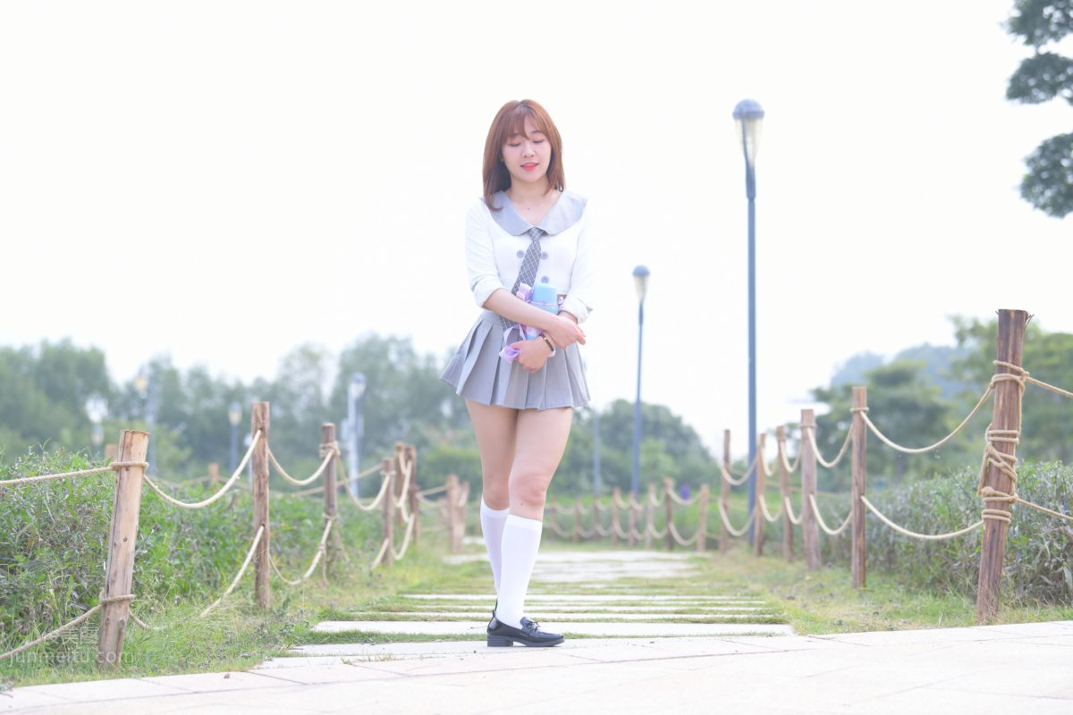 [Mojing Street] 095 Sexy and Moving Beauty in a Small Pleated Skirt photo 401