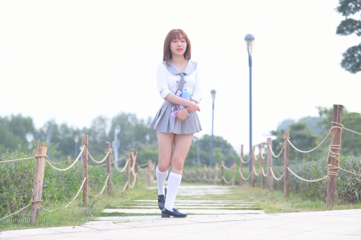 [Mojing Street] 095 Sexy and Moving Beauty in a Small Pleated Skirt photo 402