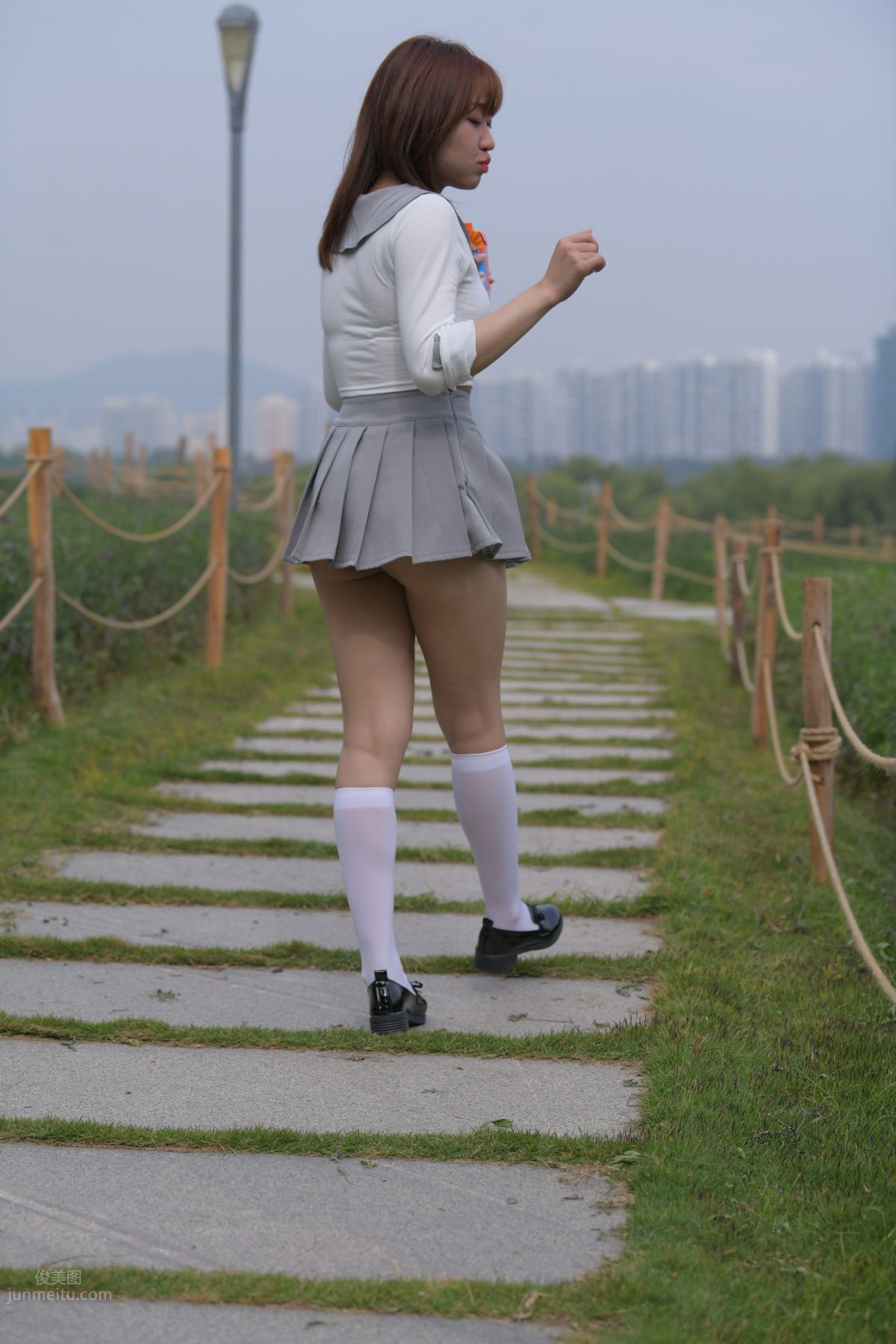 [Mojing Street] 095 Sexy and Moving Beauty in a Small Pleated Skirt photo 418