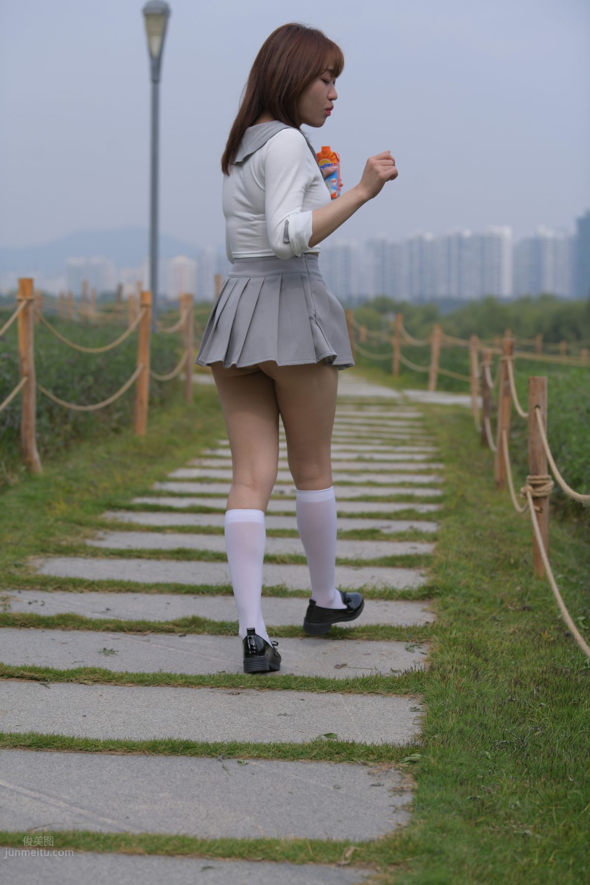 [Mojing Street] 095 Sexy and Moving Beauty in a Small Pleated Skirt photo 419