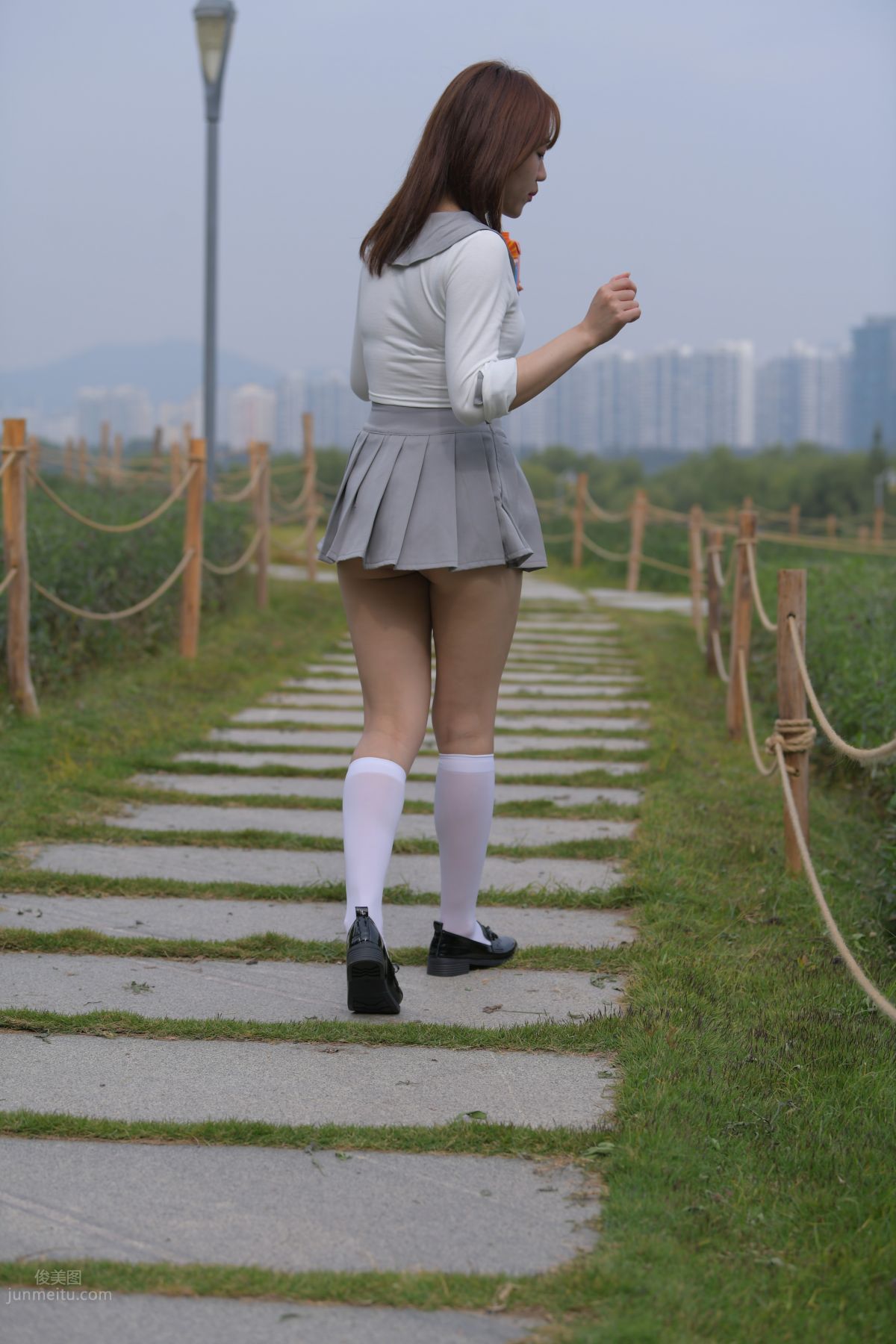 [Mojing Street] 095 Sexy and Moving Beauty in a Small Pleated Skirt photo 420