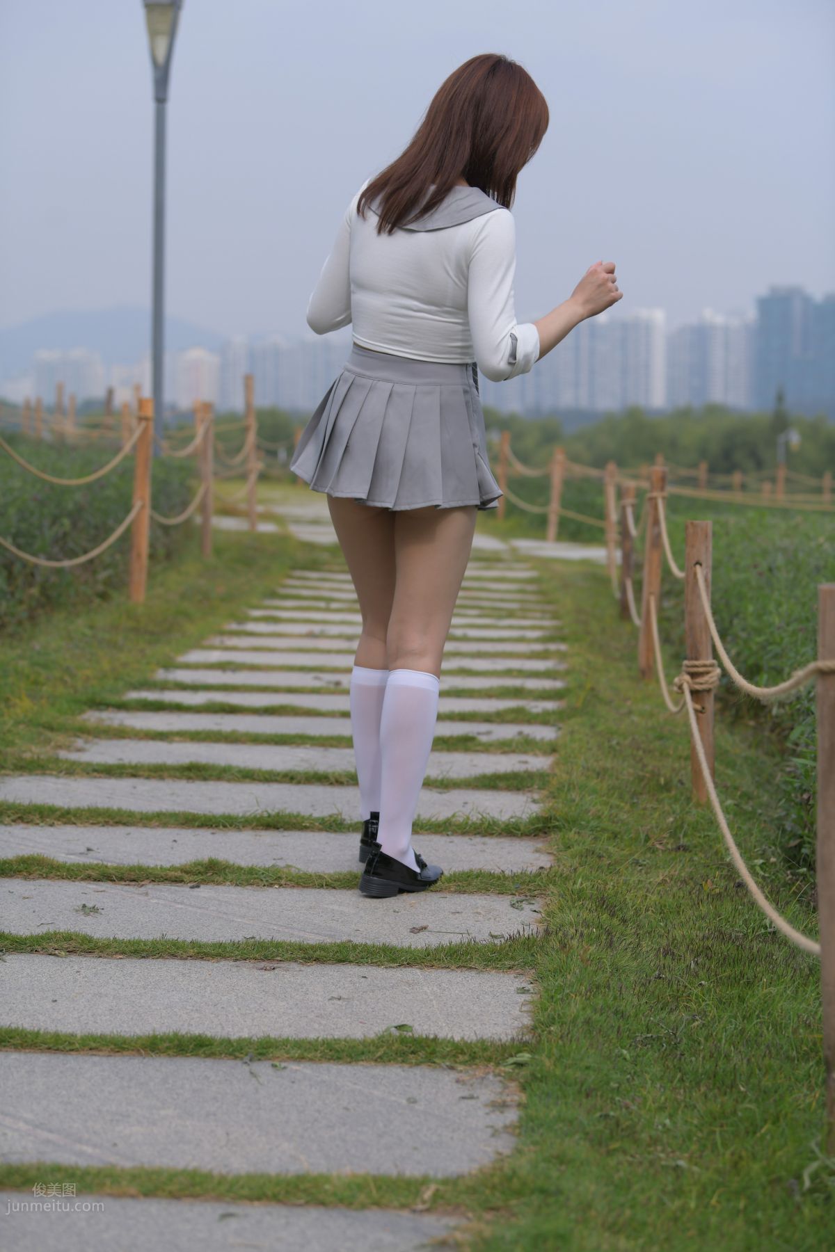 [Mojing Street] 095 Sexy and Moving Beauty in a Small Pleated Skirt photo 422