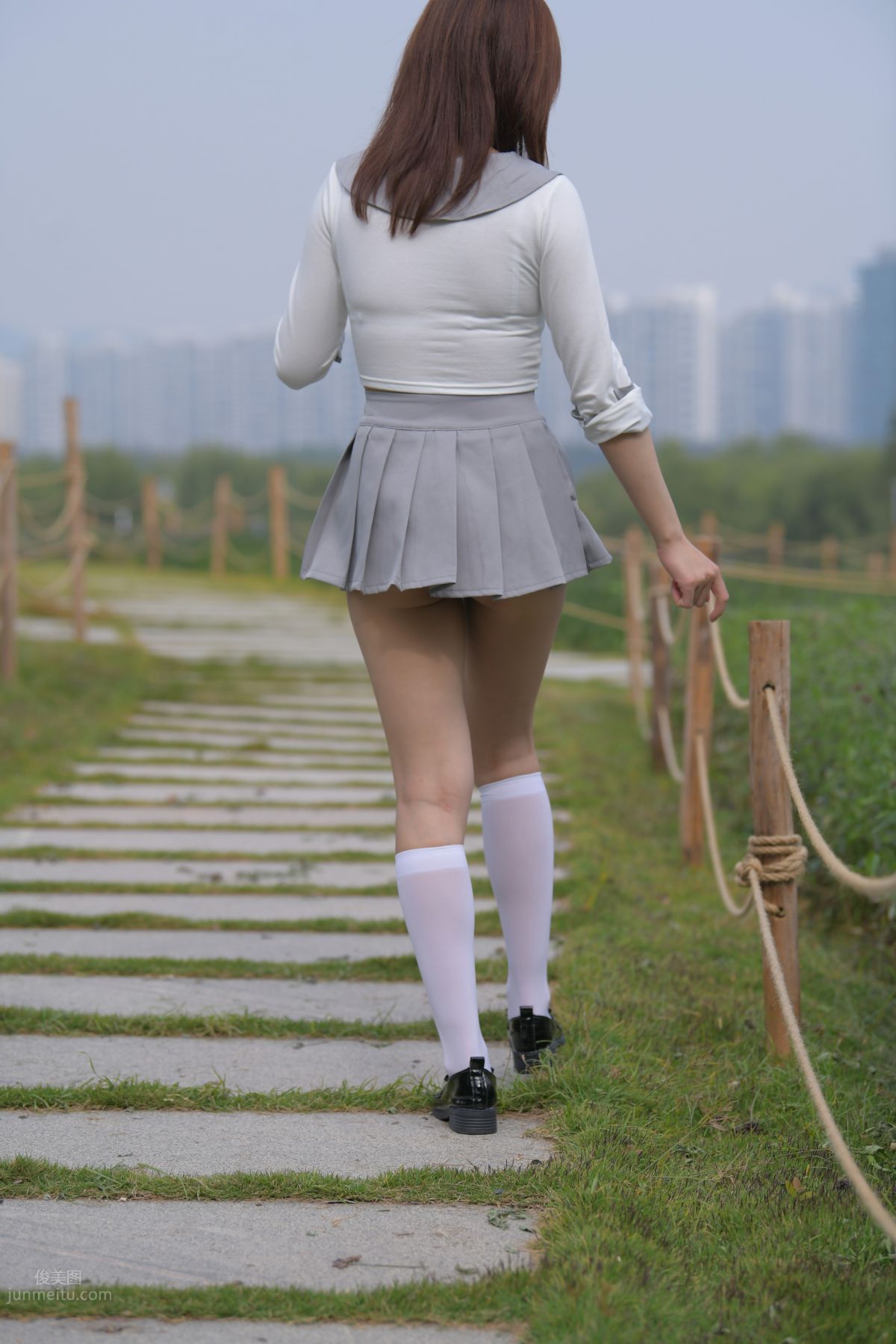 [Mojing Street] 095 Sexy and Moving Beauty in a Small Pleated Skirt photo 424