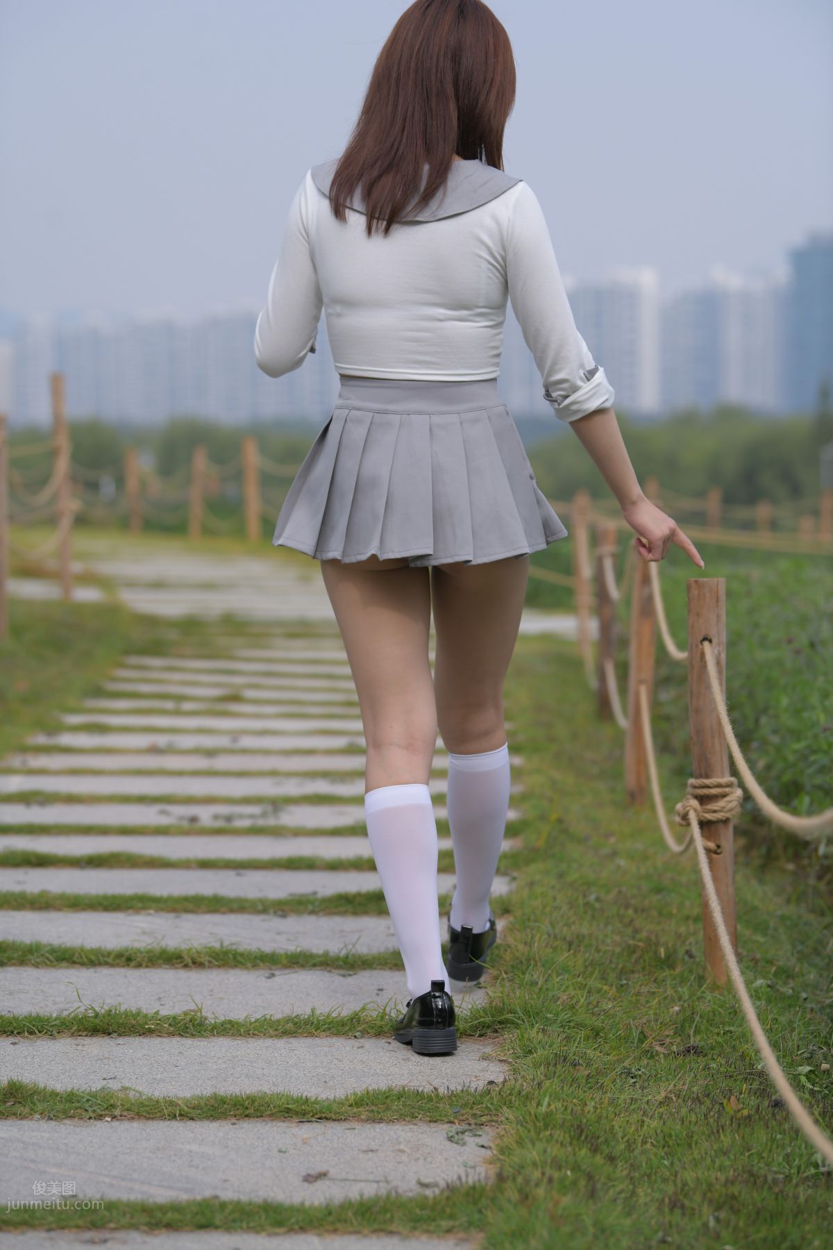 [Mojing Street] 095 Sexy and Moving Beauty in a Small Pleated Skirt photo 425