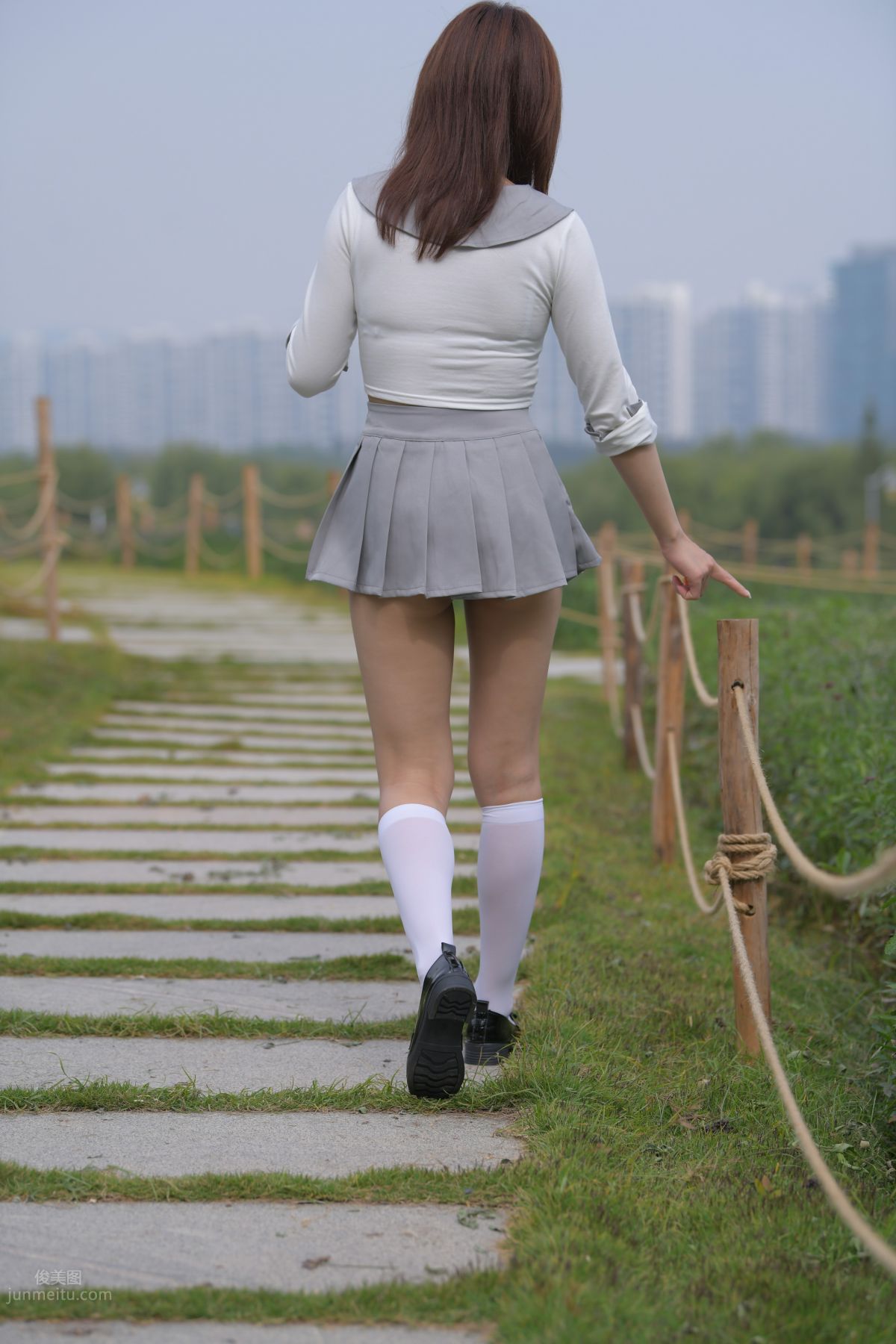 [Mojing Street] 095 Sexy and Moving Beauty in a Small Pleated Skirt photo 427