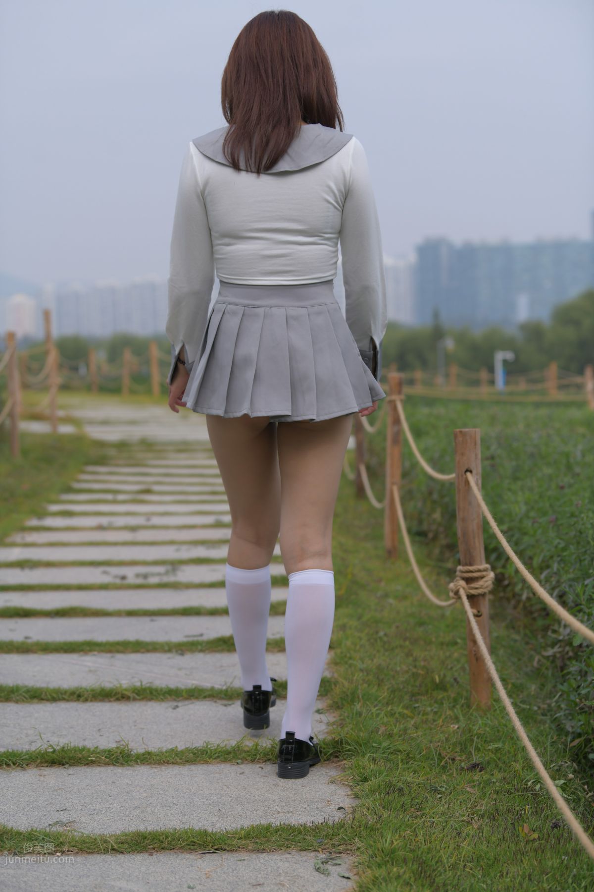 [Mojing Street] 095 Sexy and Moving Beauty in a Small Pleated Skirt photo 456