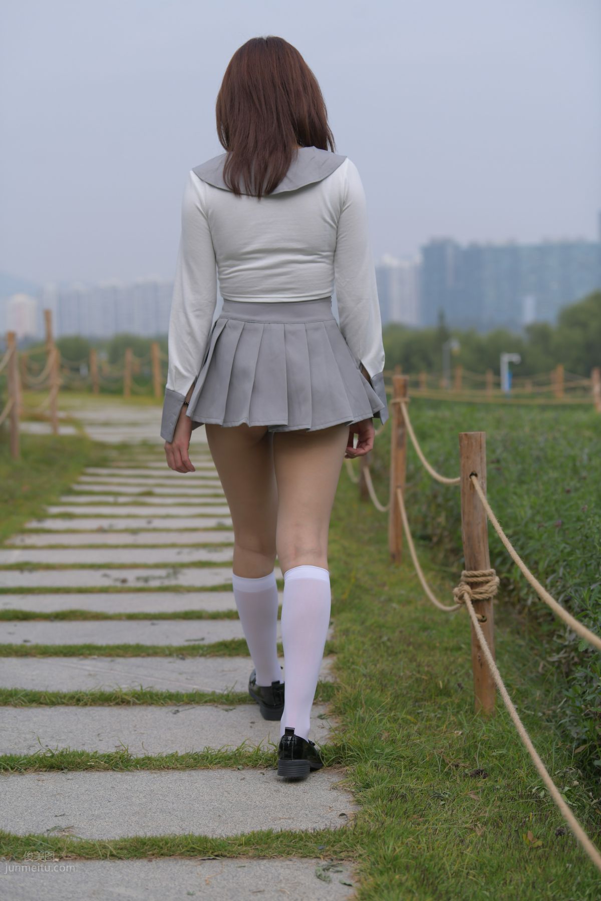 [Mojing Street] 095 Sexy and Moving Beauty in a Small Pleated Skirt photo 457