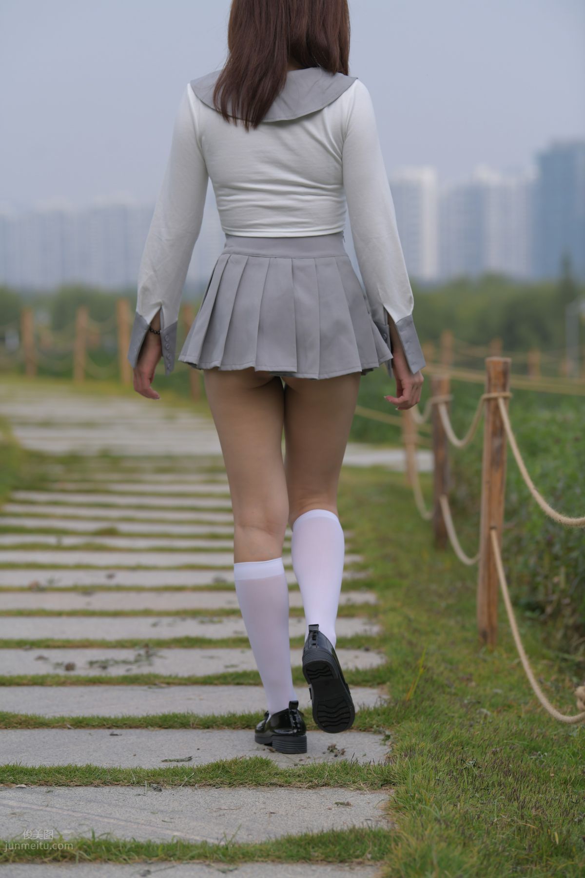 [Mojing Street] 095 Sexy and Moving Beauty in a Small Pleated Skirt photo 460