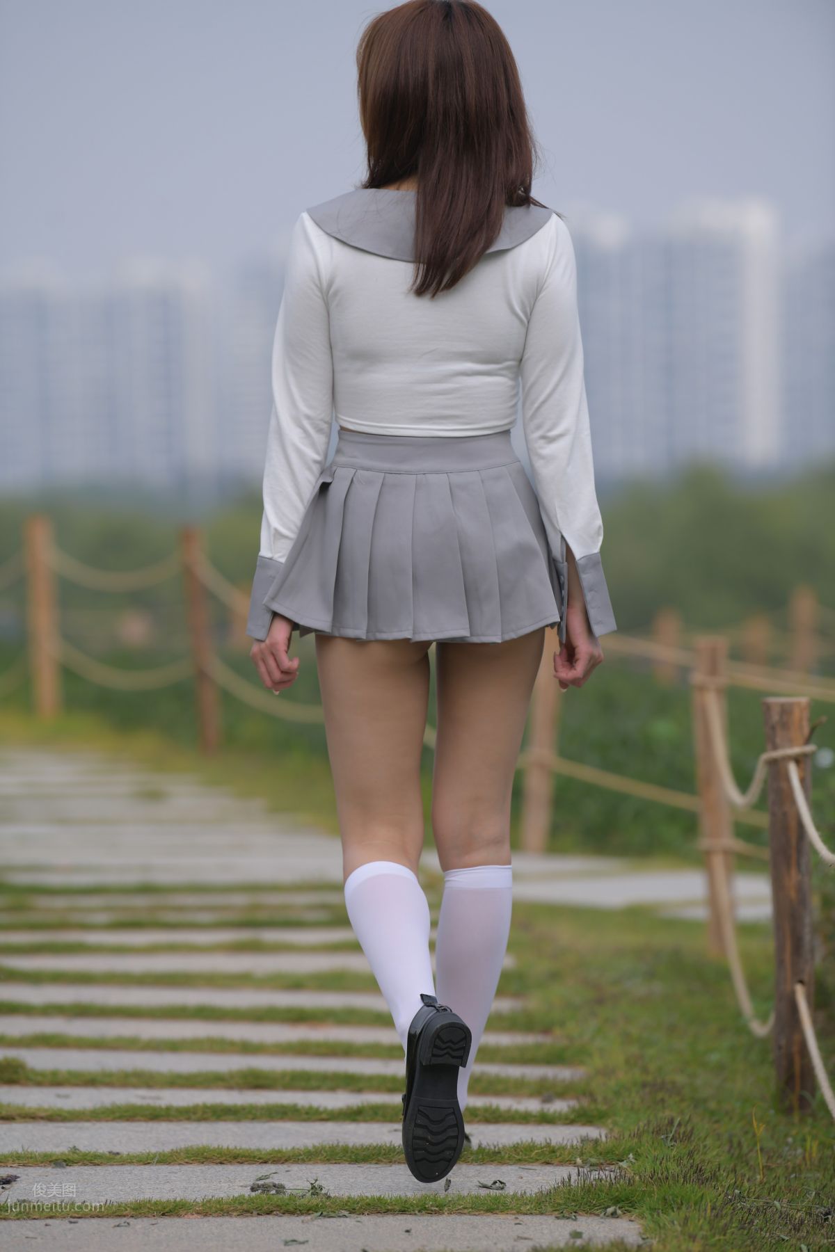 [Mojing Street] 095 Sexy and Moving Beauty in a Small Pleated Skirt photo 470