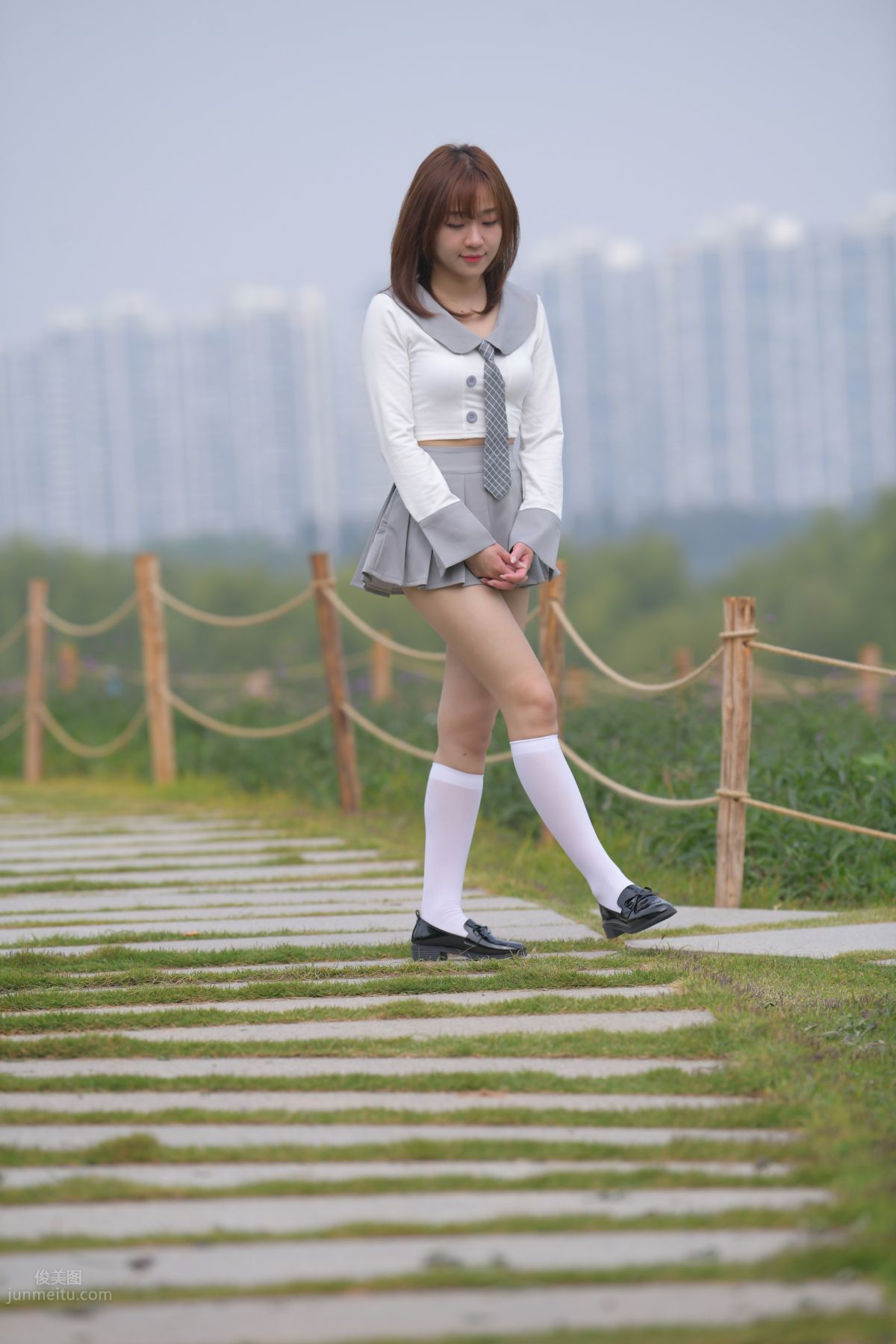 [Mojing Street] 095 Sexy and Moving Beauty in a Small Pleated Skirt photo 471