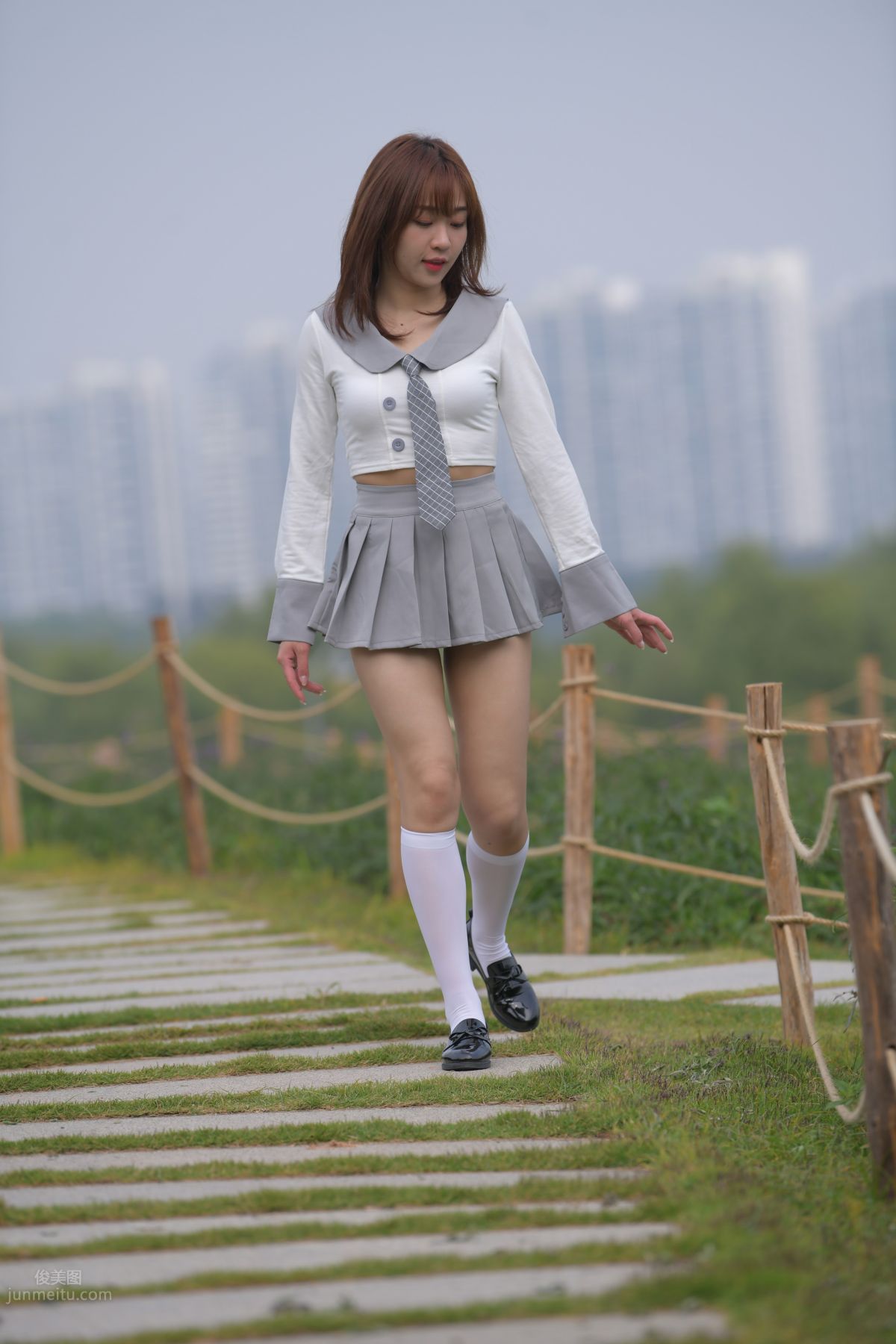 [Mojing Street] 095 Sexy and Moving Beauty in a Small Pleated Skirt photo 472