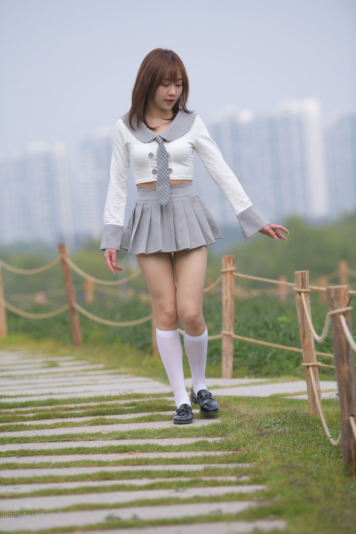 [Mojing Street] 095 Sexy and Moving Beauty in a Small Pleated Skirt photo 473