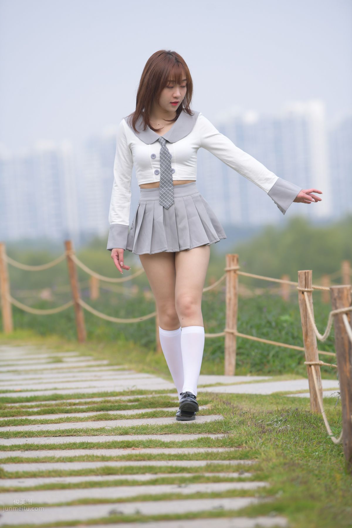 [Mojing Street] 095 Sexy and Moving Beauty in a Small Pleated Skirt photo 474