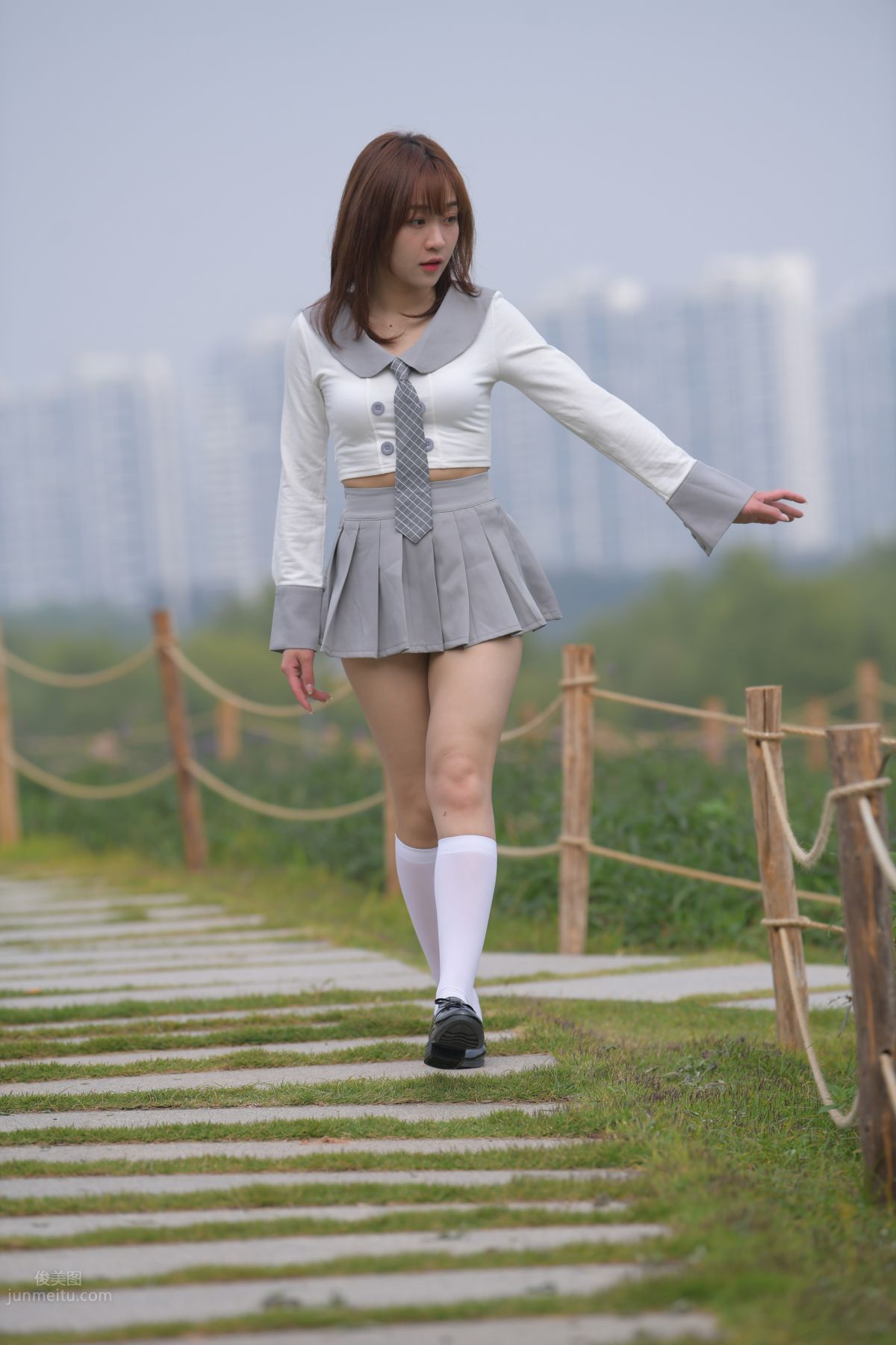 [Mojing Street] 095 Sexy and Moving Beauty in a Small Pleated Skirt photo 475