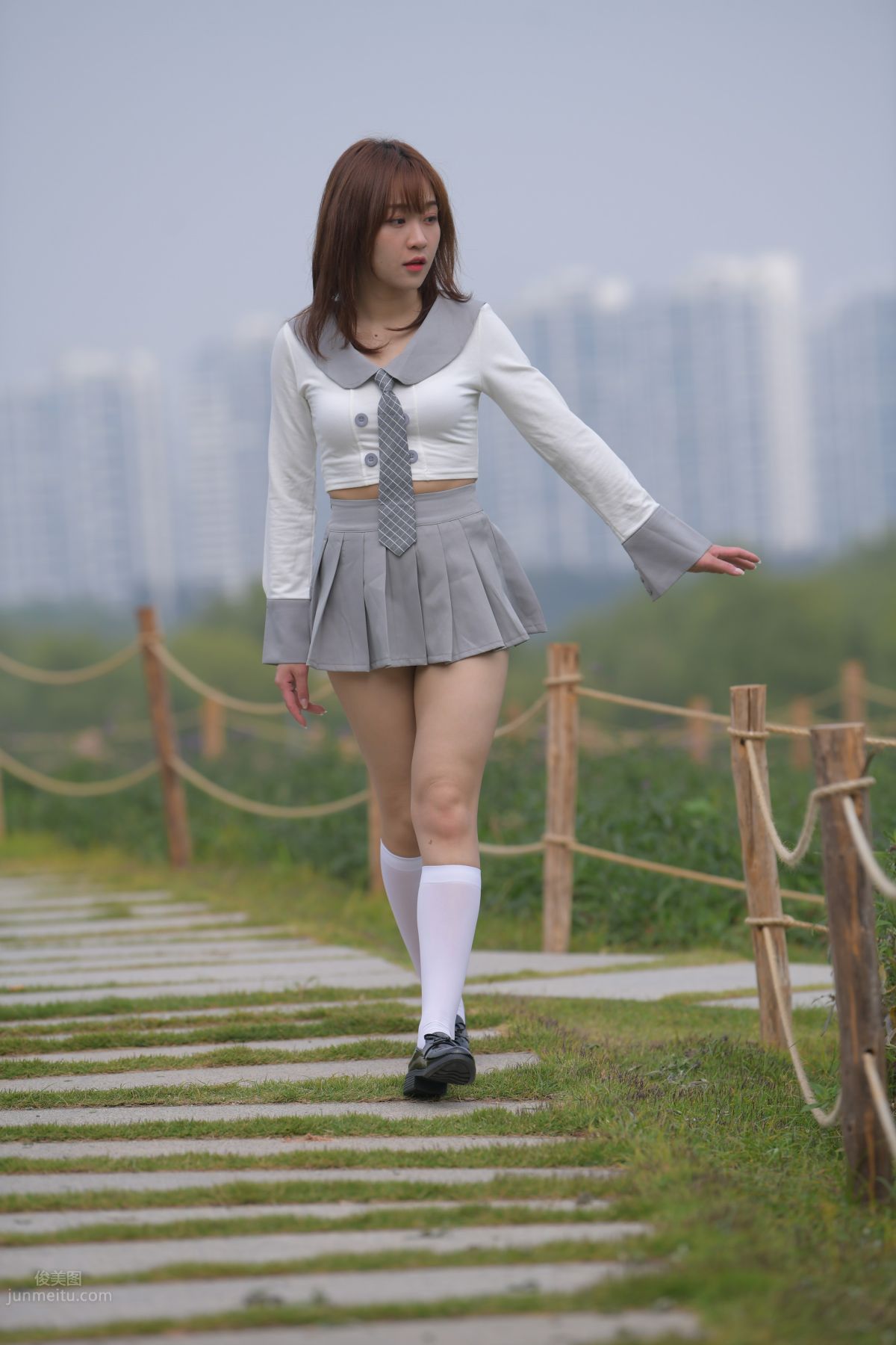 [Mojing Street] 095 Sexy and Moving Beauty in a Small Pleated Skirt photo 476