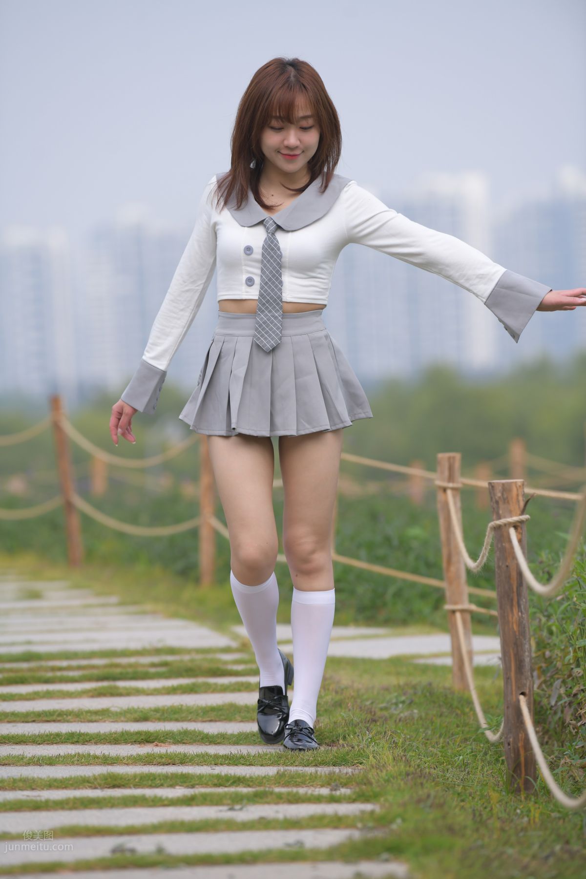 [Mojing Street] 095 Sexy and Moving Beauty in a Small Pleated Skirt photo 484