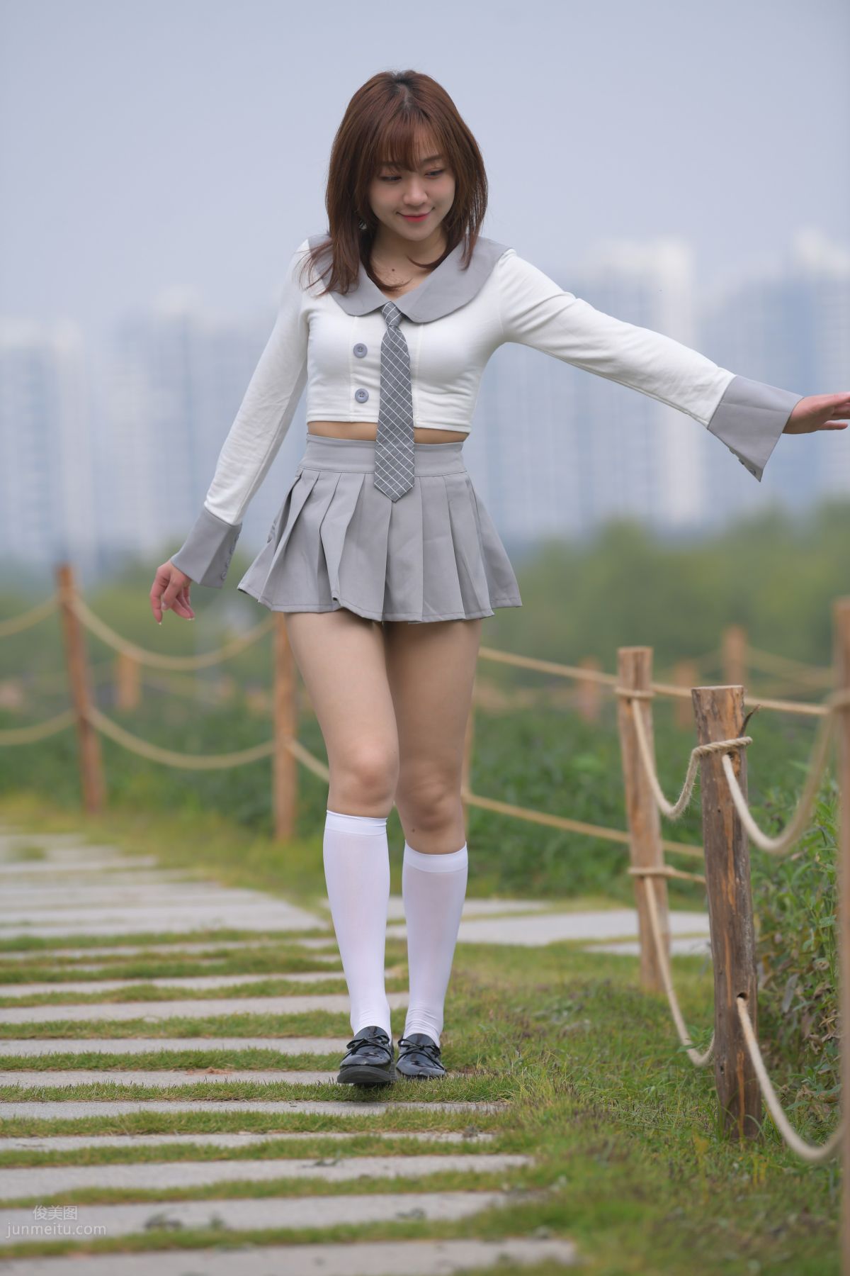 [Mojing Street] 095 Sexy and Moving Beauty in a Small Pleated Skirt photo 485