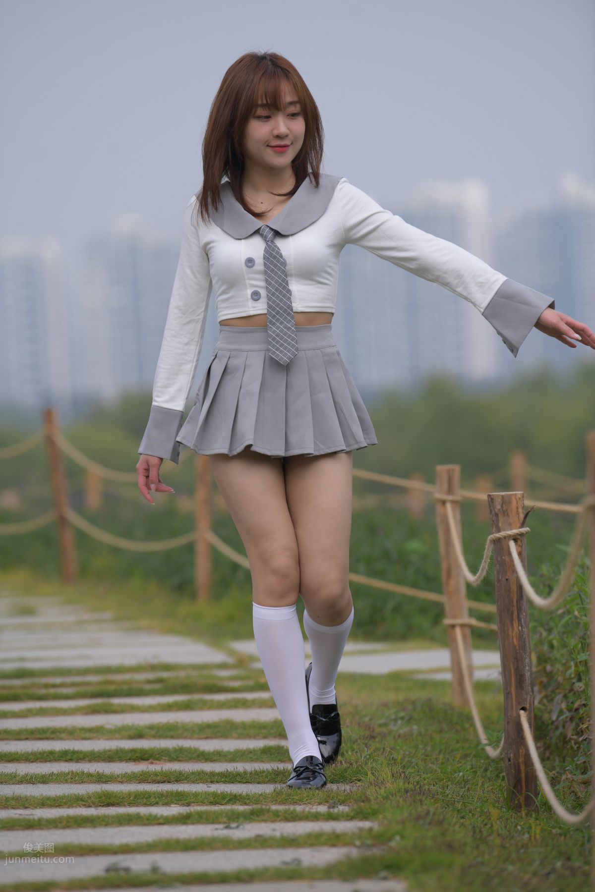 [Mojing Street] 095 Sexy and Moving Beauty in a Small Pleated Skirt photo 488