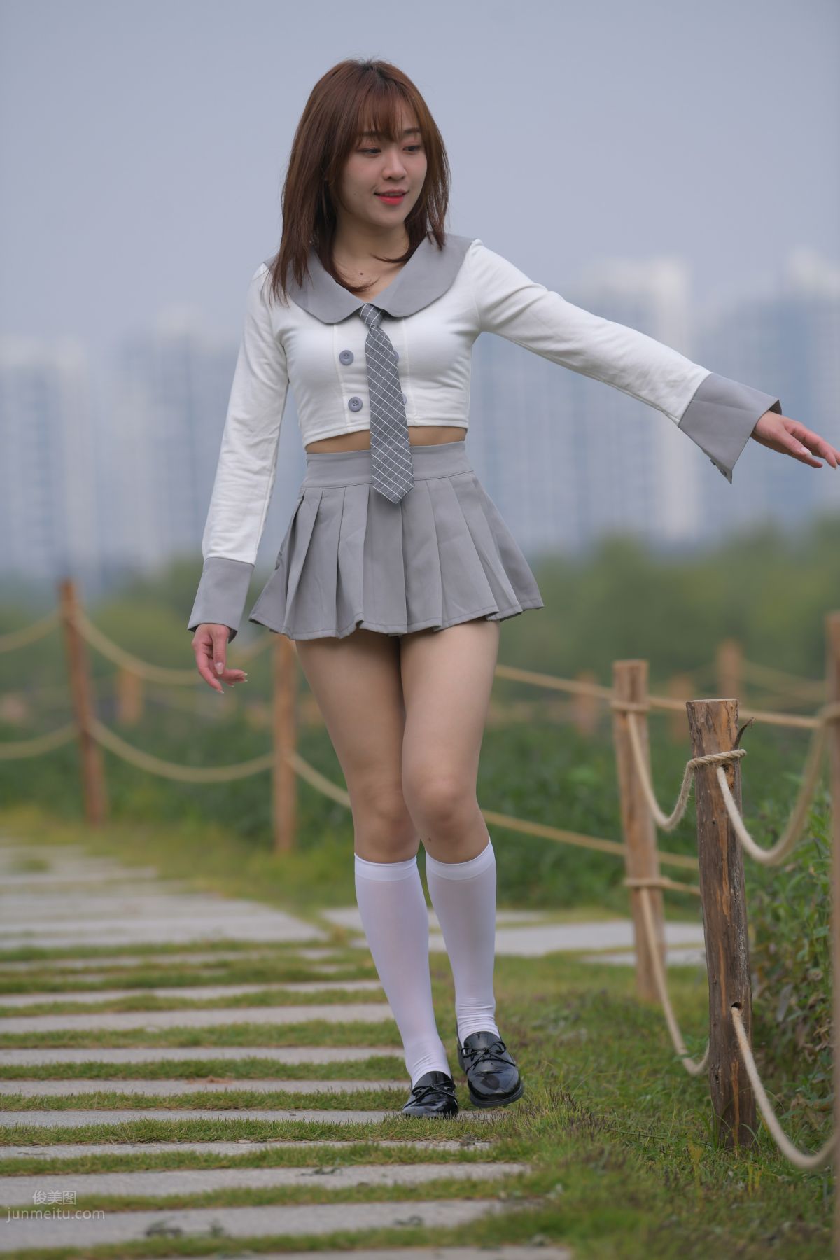 [Mojing Street] 095 Sexy and Moving Beauty in a Small Pleated Skirt photo 489
